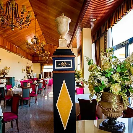 Golf Hotel